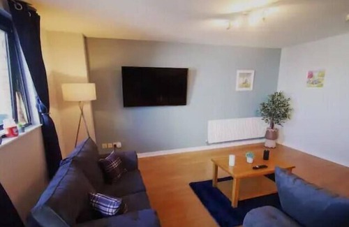 Belfast Central District Apartment | Stunning 2-Bed Apartment in Belfast City Centre