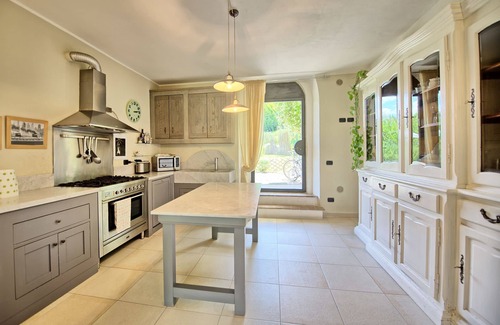 San Gimignano Villa | Stunning private villa for 5 people with WIFI, A/C, private pool, TV and panoramic view