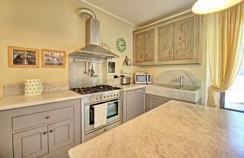 San Gimignano Villa | Stunning private villa for 5 people with WIFI, A/C, private pool, TV and panoramic view