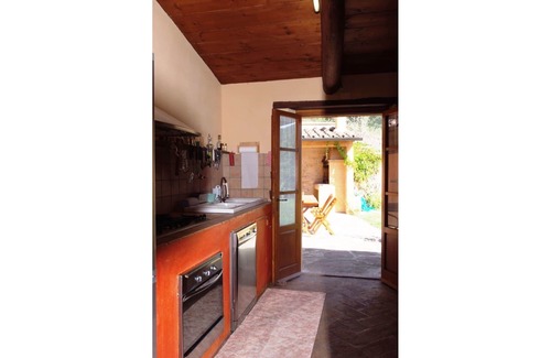 Cortona Villa | Stunning private villa for 9 guests with WIFI, private pool, TV, veranda and pets allowed