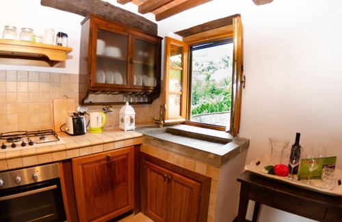 Nozanno Villa | Stunning private villa with private pool, A/C, internet, TV, terrace, pets allowed, close to Lucca