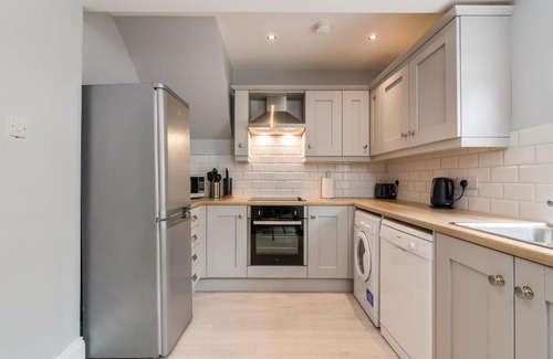 Queens Quarter House | Stylish Home with SMART Technology