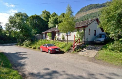 Invermoriston Apartment | The Bridge Suite