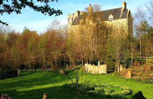 Airth House | The Manor at Plane Castle - Sleeps 8 - Pets Ok