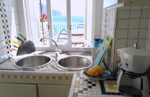 San Cosma Apartment | The small castle of the Moors, swimming pool, access to sea, lift, parking lot
