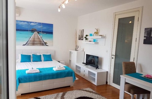 Novi Beograd Apartment | True Blue apartment Belvile
