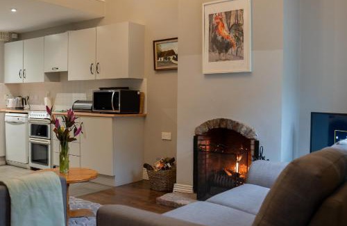 Enniskillen House | Tully Mill Cottages
