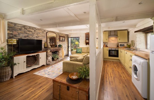 Fowey Cottage | Two-bedroom, pet friendly holiday cottage set in Fowey and within walking distance of the beach