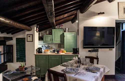Rione V Ponte Apartment | Via Giulia Dreamy Attic