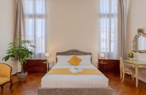 Santa Croce Apartment | View of Grand Canal Luxury Home - Station 5 minutes