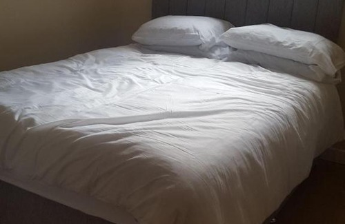 Queens Quarter Apartment | Wellesley Avenue A