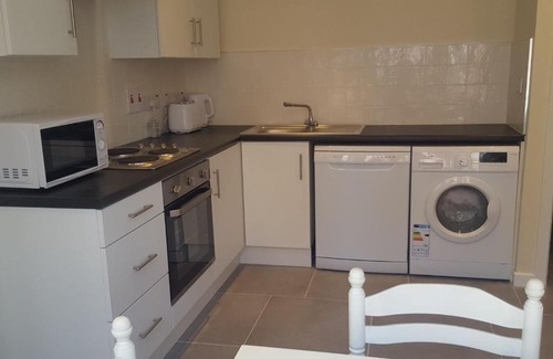 Queens Quarter Apartment | Wellesley Avenue A