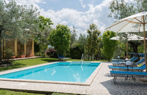 Fara in Sabina House | Wonderful private villa for 6 guests with private pool, WIFI, A/C, TV and patio