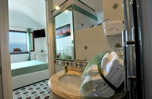 Pogerola Bed & Breakfast | World Center