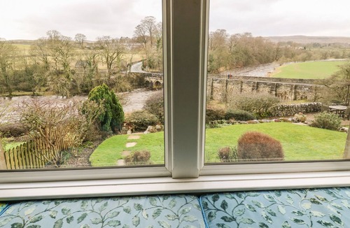 Grassington Cottage | 1 BRIDGE END & GARDEN, pet friendly in Grassington