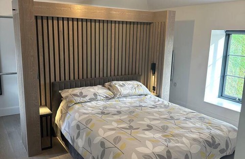 Sion Mills Apartment | 100 m² Apartment ∙ 3 bedrooms ∙ 6 guests