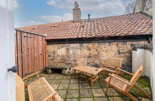 Falkland House | 100 m² House ∙ 4 bedrooms ∙ 10 guests