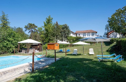 Azzano d'Asti Villa | 100 m² Villa ∙ 3 bedrooms ∙ 6 guests