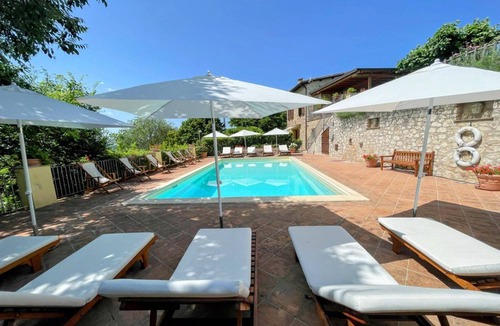 Spoleto Villa | 10000 m² Villa ∙ 15 bedrooms ∙ 27 guests