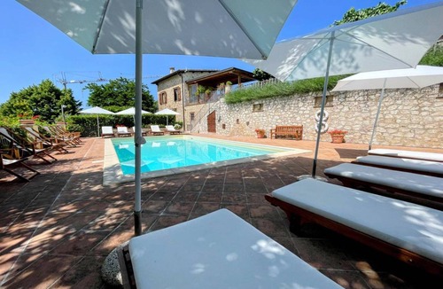 Spoleto Villa | 10000 m² Villa ∙ 15 bedrooms ∙ 27 guests