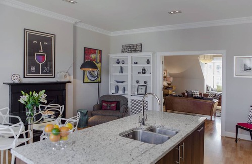 New Town Apartment | 120 m² Apartment ∙ 2 bedrooms ∙ 4 guests