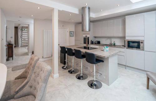 Pembridge Apartment | 120 m² Apartment ∙ 4 bedrooms ∙ 8 guests