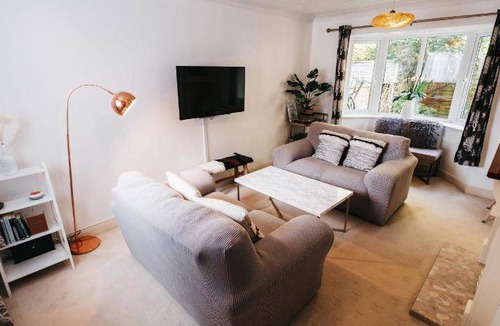 Milton Keynes House | 120 m² House ∙ 4 bedrooms ∙ 7 guests