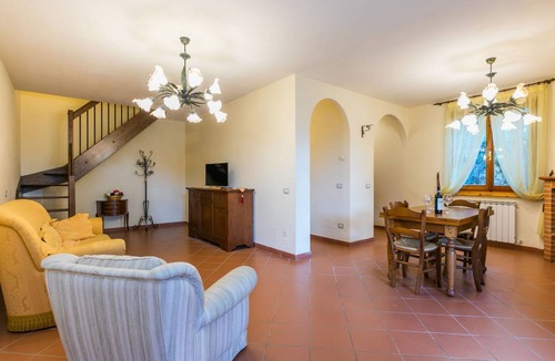 Badia Agnano House | 120 m² House ∙ 4 bedrooms ∙ 8 guests