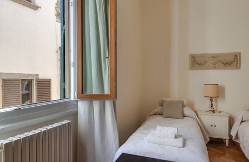 Santa Croce Apartment | 130 m² Apartment ∙ 2 bedrooms ∙ 6 guests