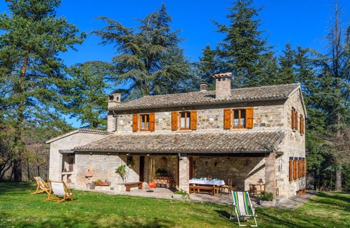Acqualagna House | 150 m² House ∙ 4 bedrooms ∙ 9 guests