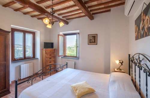 Tolentino House | 150 m² Maisonette ∙ 6 bedrooms ∙ 14 guests