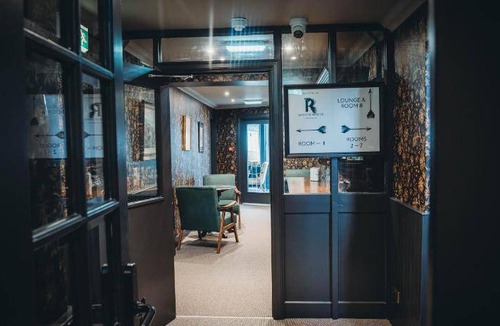 Tobermory Hotel | 16 m² Hotel ∙ 2 guests