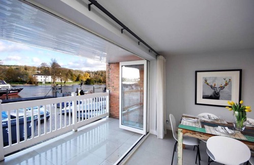 Henley House | 1618 m² House ∙ 3 bedrooms ∙ 6 guests
