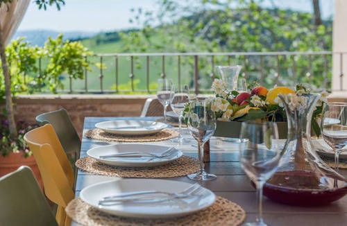 Urbania House | 180 m² House ∙ 4 bedrooms ∙ 10 guests