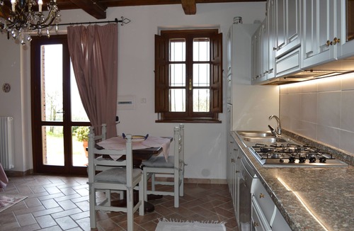 Lisciano Niccone House | 1Bdr flat in villa with fantastic view Trasimeno lake and pool