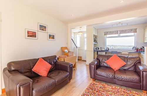 Amble Cottage | 2 BAY VIEW, pet friendly, country holiday cottage in Amble