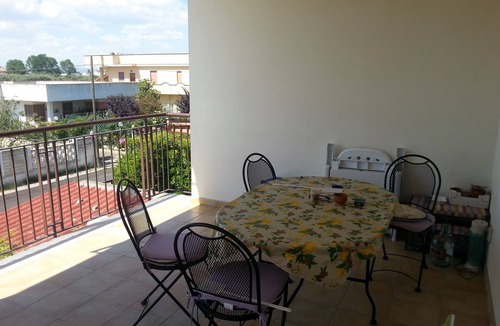 Ginosa Marina Apartment | 2 bed apt with shared pool in quiet cul de sac. 10-15min walk to sea.nSleeps4-6.