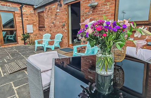 Wotton-under-Edge Cottage | 2 bedroom accommodation in Charfield, near Wotton-under-Edge