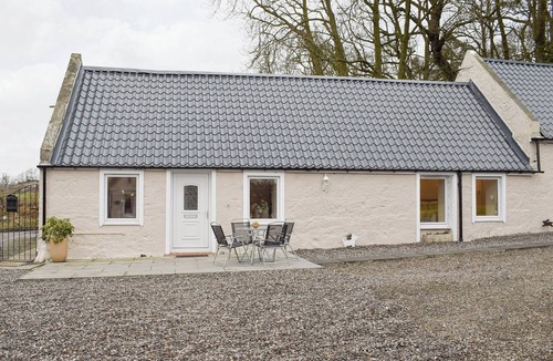 Dunfermline Cottage | 2 bedroom accommodation in Saline, near Dunfermline