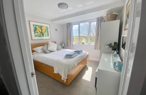 Sennen Apartment | 2 Bedroom Cottage sleeps 4, with Pool Use, Sennen