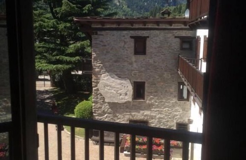 Pallusieux Apartment | 2 Rooms With Mt. Blanc View and Garden