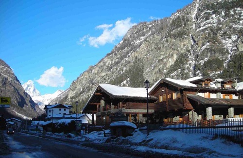 Antey-Saint-Andre Apartment | 200 m² Apartment ∙ 7 bedrooms ∙ 22 guests