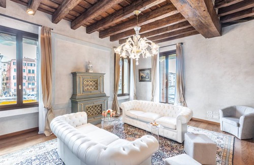 San Polo Apartment | 200 m² Apartment ∙ 3 bedrooms ∙ 6 guests