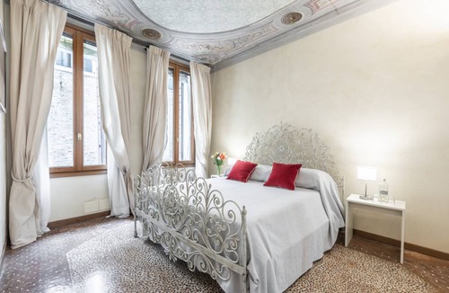 San Polo Apartment | 200 m² Apartment ∙ 3 bedrooms ∙ 6 guests