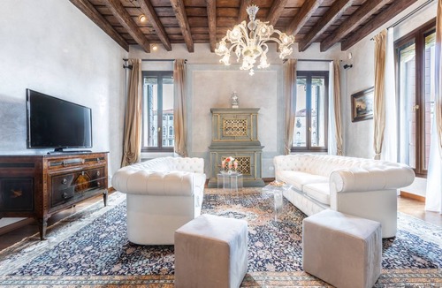 San Polo Apartment | 200 m² Apartment ∙ 3 bedrooms ∙ 6 guests