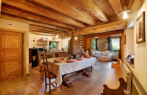 Grand Haury Ski Chalet | 200 m² Chalet ∙ 4 bedrooms ∙ 9 guests