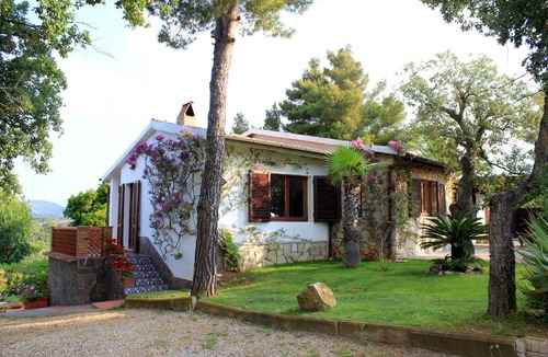 Naregno House | 200 m² House ∙ 3 bedrooms ∙ 9 guests