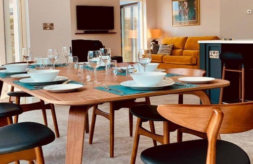 Rostrevor House | 200 m² House ∙ 3 bedrooms ∙ 6 guests