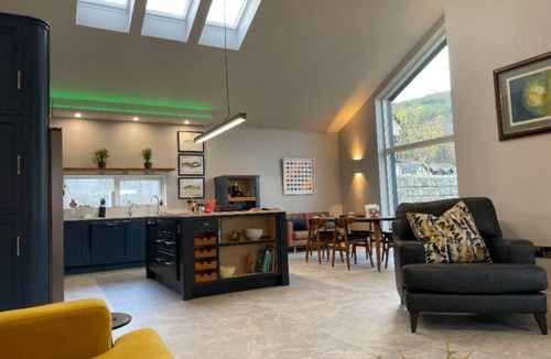 Rostrevor House | 200 m² House ∙ 3 bedrooms ∙ 6 guests