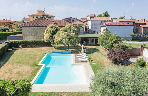 Divignano House | 200 m² House ∙ 4 bedrooms ∙ 13 guests